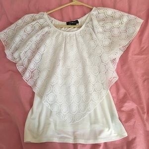 Girly blouse with lace